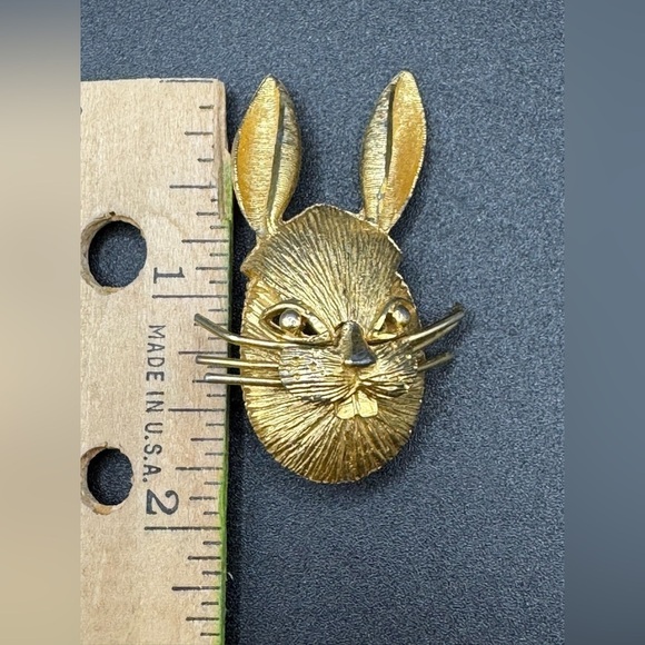 Vintage BSK Gold-Toned Rabbit Easter Bunny Pin Brooch - Picture 5 of 7